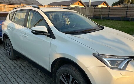Toyota RAV4, 2017 год, 2 600 000 рублей, 4 фотография