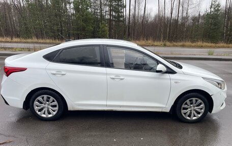 Hyundai Solaris II рестайлинг, 2017 год, 1 100 000 рублей, 8 фотография