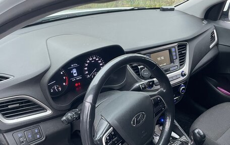 Hyundai Solaris II рестайлинг, 2017 год, 1 100 000 рублей, 11 фотография