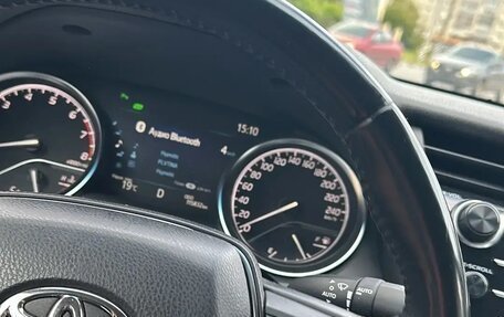 Toyota Camry, 2020 год, 2 800 000 рублей, 3 фотография