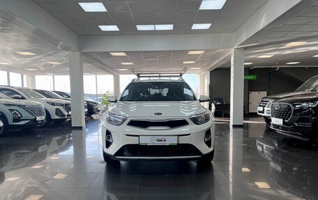KIA Stonic, 2018 год, 1 695 000 рублей, 3 фотография
