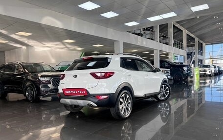 KIA Stonic, 2018 год, 1 695 000 рублей, 2 фотография
