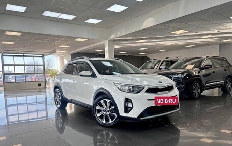 KIA Stonic, 2018 год, 1 695 000 рублей, 5 фотография