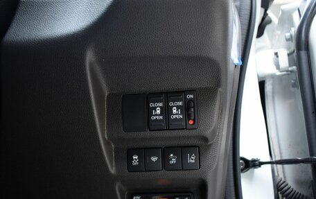 Honda Freed II, 2021 год, 1 770 000 рублей, 14 фотография