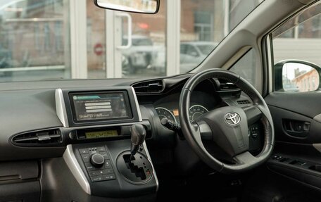 Toyota Wish II, 2011 год, 1 355 000 рублей, 10 фотография