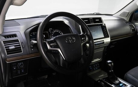 Toyota Land Cruiser Prado 150 рестайлинг 2, 2017 год, 4 950 000 рублей, 10 фотография