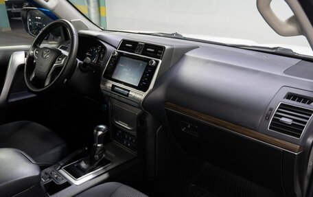Toyota Land Cruiser Prado 150 рестайлинг 2, 2017 год, 4 950 000 рублей, 19 фотография