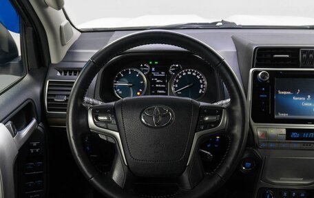 Toyota Land Cruiser Prado 150 рестайлинг 2, 2017 год, 4 950 000 рублей, 23 фотография
