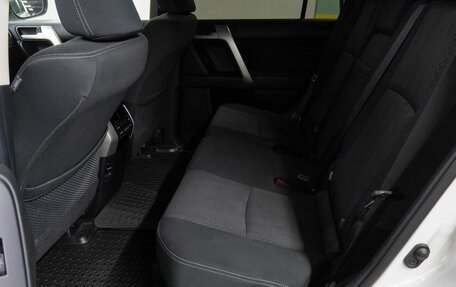 Toyota Land Cruiser Prado 150 рестайлинг 2, 2017 год, 4 950 000 рублей, 18 фотография