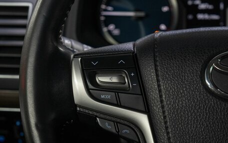 Toyota Land Cruiser Prado 150 рестайлинг 2, 2017 год, 4 950 000 рублей, 24 фотография