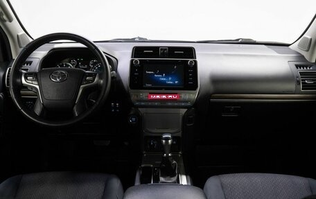 Toyota Land Cruiser Prado 150 рестайлинг 2, 2017 год, 4 950 000 рублей, 22 фотография