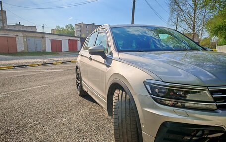 Volkswagen Tiguan II, 2020 год, 3 650 000 рублей, 2 фотография