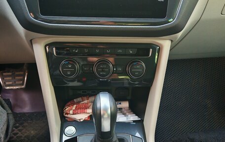 Volkswagen Tiguan II, 2020 год, 3 650 000 рублей, 17 фотография
