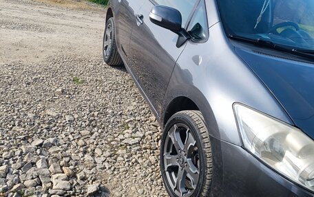 Toyota Auris II, 2010 год, 750 000 рублей, 13 фотография