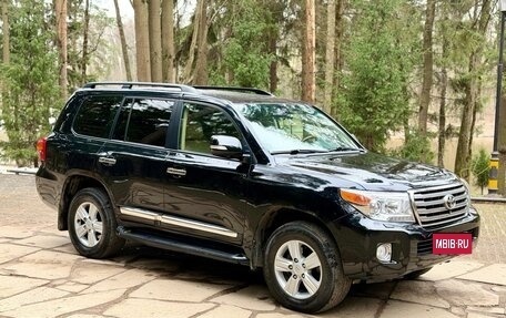 Toyota Land Cruiser 200, 2012 год, 3 500 000 рублей, 2 фотография
