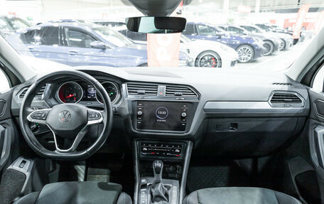 Volkswagen Tiguan II, 2022 год, 3 100 000 рублей, 13 фотография