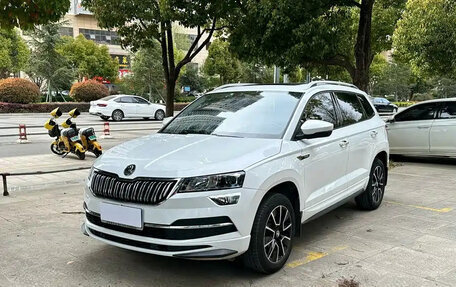 Skoda Karoq I, 2023 год, 1 900 000 рублей, 3 фотография