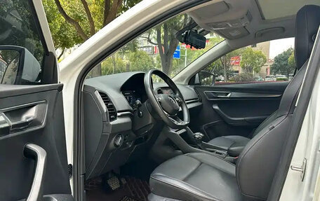 Skoda Karoq I, 2023 год, 1 900 000 рублей, 8 фотография