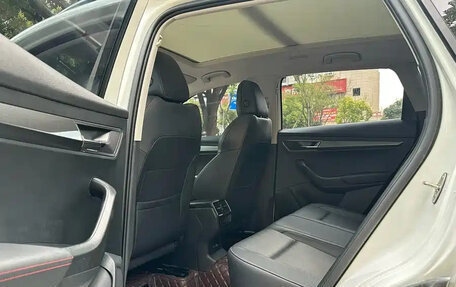 Skoda Karoq I, 2023 год, 1 900 000 рублей, 9 фотография