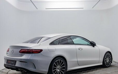 Mercedes-Benz E-Класс, 2017 год, 3 558 000 рублей, 5 фотография