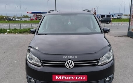 Volkswagen Touran III, 2011 год, 1 000 000 рублей, 2 фотография