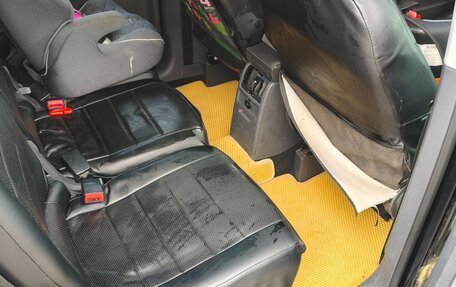 Volkswagen Touran III, 2011 год, 1 000 000 рублей, 18 фотография