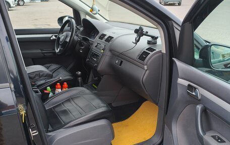Volkswagen Touran III, 2011 год, 1 000 000 рублей, 20 фотография