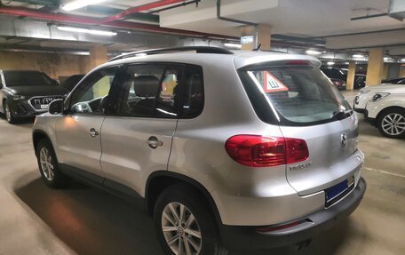 Volkswagen Tiguan I, 2015 год, 2 300 000 рублей, 6 фотография