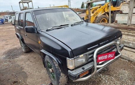 Nissan Terrano II рестайлинг, 1993 год, 250 000 рублей, 9 фотография