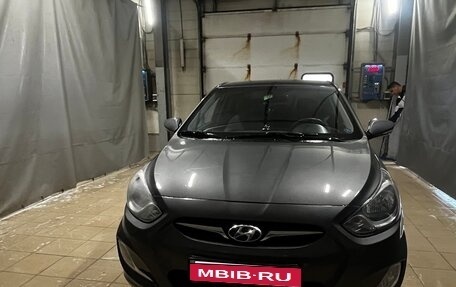 Hyundai Solaris II рестайлинг, 2011 год, 705 000 рублей, 4 фотография