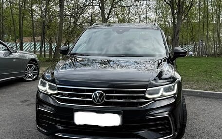 Volkswagen Tiguan II, 2021 год, 3 200 000 рублей, 2 фотография