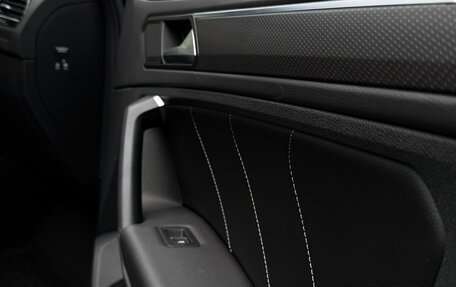 Volkswagen Tiguan II, 2021 год, 3 200 000 рублей, 26 фотография