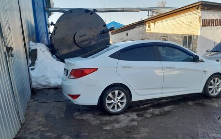 Hyundai Solaris II рестайлинг, 2015 год, 1 175 000 рублей, 3 фотография
