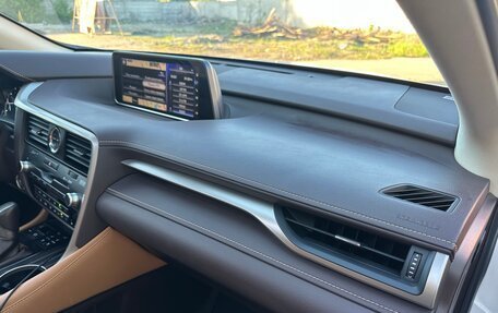 Lexus RX IV рестайлинг, 2018 год, 4 200 000 рублей, 11 фотография