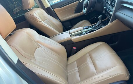 Lexus RX IV рестайлинг, 2018 год, 4 200 000 рублей, 12 фотография