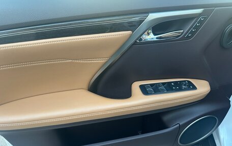 Lexus RX IV рестайлинг, 2018 год, 4 200 000 рублей, 15 фотография