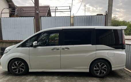 Honda Stepwgn IV, 2016 год, 1 600 000 рублей, 2 фотография