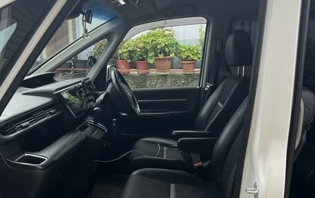 Honda Stepwgn IV, 2016 год, 1 600 000 рублей, 11 фотография