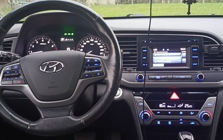 Hyundai Elantra VI рестайлинг, 2017 год, 1 530 000 рублей, 12 фотография