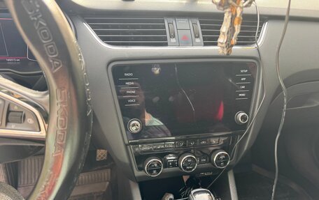 Skoda Octavia, 2019 год, 2 000 000 рублей, 10 фотография