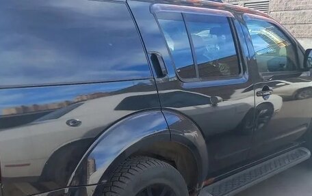 Nissan Pathfinder, 2010 год, 900 000 рублей, 1 фотография