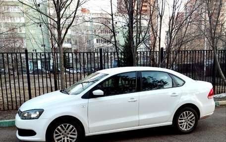 Volkswagen Polo VI (EU Market), 2015 год, 850 000 рублей, 1 фотография