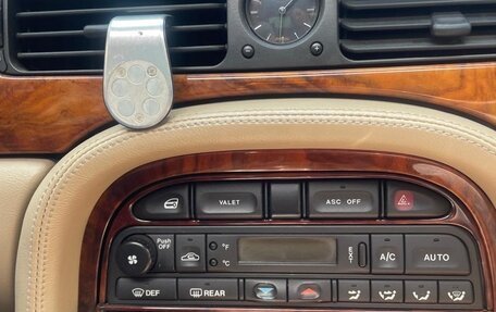 Jaguar XJ III (X350), 1999 год, 1 000 000 рублей, 10 фотография
