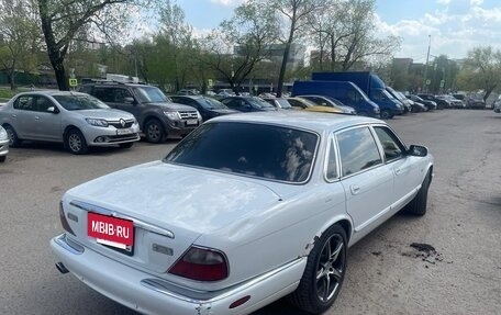 Jaguar XJ III (X350), 1999 год, 1 000 000 рублей, 15 фотография