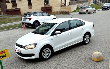 Volkswagen Polo VI (EU Market), 2015 год, 850 000 рублей, 2 фотография