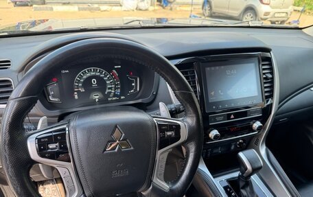 Mitsubishi Pajero Sport III рестайлинг, 2021 год, 3 390 000 рублей, 6 фотография