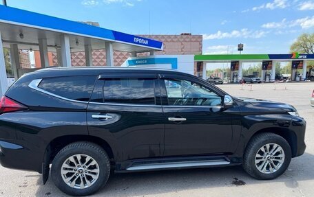 Mitsubishi Pajero Sport III рестайлинг, 2021 год, 3 390 000 рублей, 10 фотография