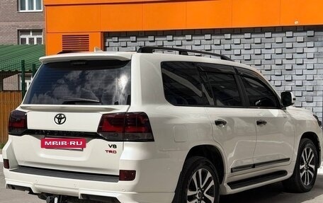 Toyota Land Cruiser 200, 2019 год, 7 800 000 рублей, 4 фотография
