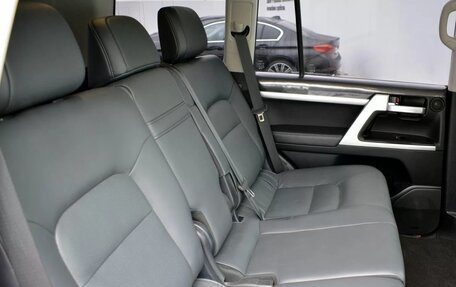 Toyota Land Cruiser 200, 2019 год, 7 800 000 рублей, 13 фотография