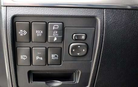 Toyota Land Cruiser 200, 2019 год, 7 800 000 рублей, 17 фотография